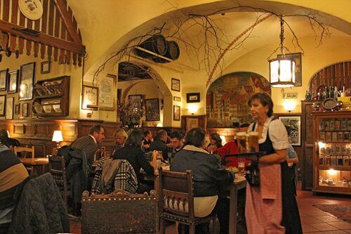 Пивной ресторан Altes Hackerhaus